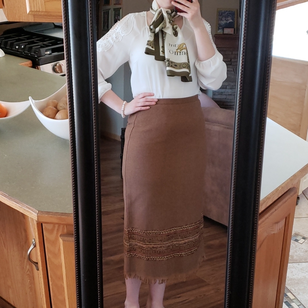 Like New 🤎💛❤ Sag Harbor Autumn Look